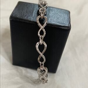 Delicate Silver Tone Infinity Bracelet 7” Never Worn